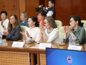 Глава Якутии наградил победителей и призеров всероссийской олимпиады школьников