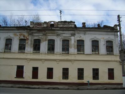 Жилой дом с лавкой Ливенцева