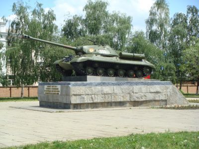Танк ИС-3, установленный в честь 40-летия Победы советского народа в Великой Отечественной войне