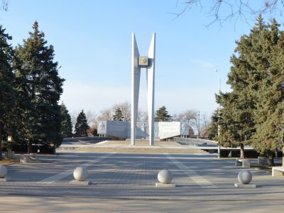 Братская могила военнослужащих бронепоезда "Смерть фашистским оккупантам" Азовской военной флотилии