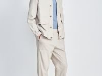 Джинсовая куртка с карманами