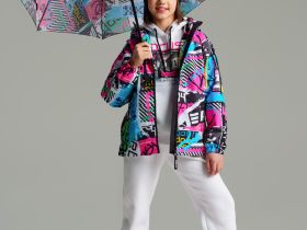 Куртка текстильная с полиуретановым покрытием для девочек (ветровка)