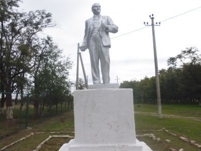 Памятник В.И.Ленину