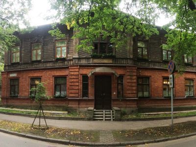 Больница с аптекой