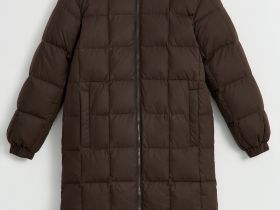 Пуховое пальто с капюшоном