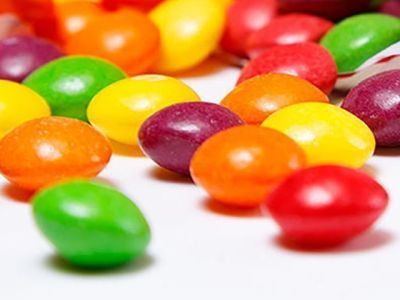 На производителя Skittles подали в суд из-за содержания вероятно опасной добавки