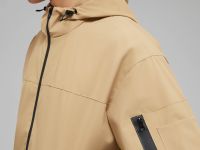 Ветровка с капюшоном