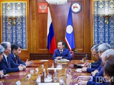 Айсен Николаев провел встречу с руководителями парламента Якутии