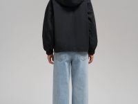 Ветровка с водоотталкивающим эффектом