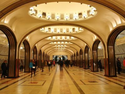 Перронный зал, худ. А.А.Дейнека