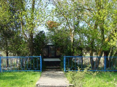 Братская могила советских воинов