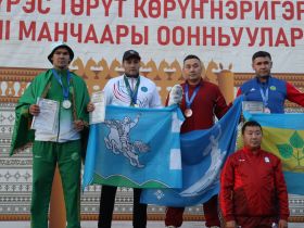 Первый из Анабара, и 26 лет ради золота. Мас-рестлеры разыграли медали Игр Манчаары