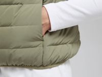 Пуховый жилет с натуральным пухом