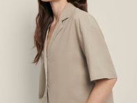 Укороченная блузка из хлопка и льна