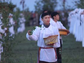 В Якутске на Ысыахе Туймаады состоялся обряд встречи солнца