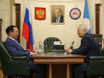 Айсен Николаев провёл встречу с первым президентом Якутии Михаилом Николаевым
