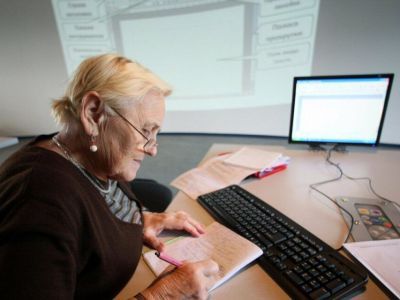 Более миллиона пожилых россиян прошли образовательные программы в 2021 году