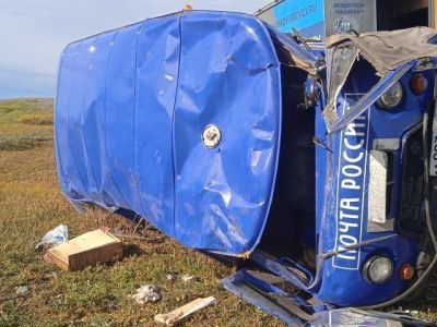 В ДТП с участием автомобиля «Почты России» в Булунском районе пострадал водитель