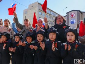 «Поём двором». В Якутске поздравили ветерана Великой Отечественной войны Кирилла Павлова