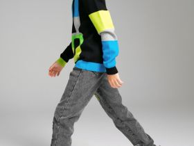 Свитер трикотажный для мальчиков