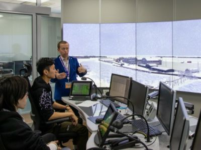 Якутских школьников познакомили с работой авиадиспетчеров