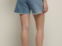 Джинсовые шорты с открытым срезом