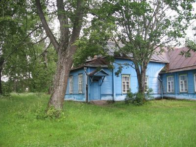 Дом культуры, построенный на средства поэта М.В. Исаковского. Здесь неоднократно бывал поэт