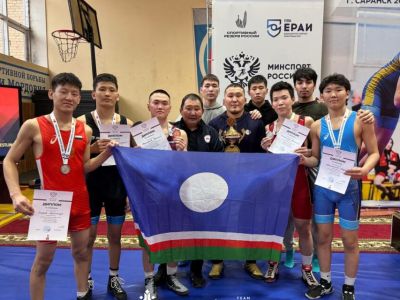 Сборная Якутии по греко-римской борьбе завоевала пять медалей на первенстве России