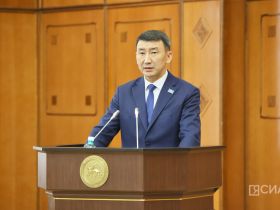 В Якутии отметили 80-летие Героя Труда России Михаила Готовцева