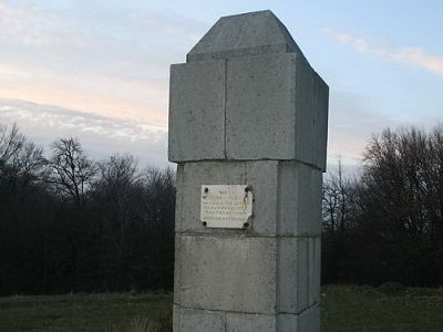 Памятный знак на месте расположения Центрального штаба партизанского движения Крыма