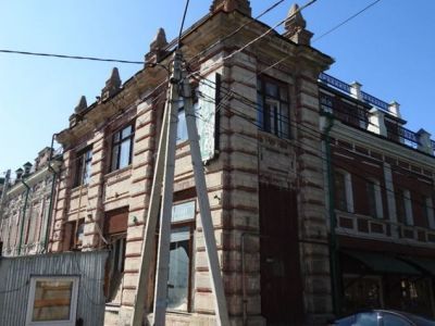 Парадный вход Торгового дома "Алексей Зарывнов с сыновьями"