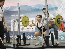 В Якутске начался чемпионат России по пауэрлифтингу