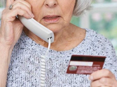 От мошенников пострадала пенсионерка из Мирного