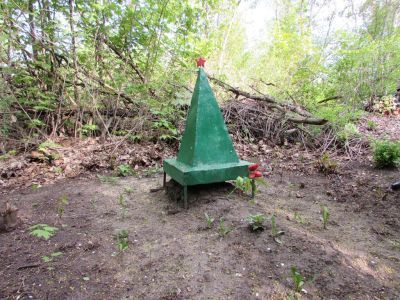 Братская могила советских воинов, погибших в боях с фашистскими захватчиками