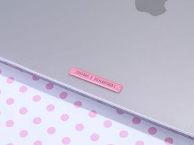 Наклейка VLP 3D «Сильная и независимая»