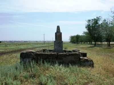 Братская могила мирных жителей-жертв фашистского террора