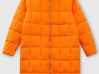 Стеганое утепленное пальто с капюшоном