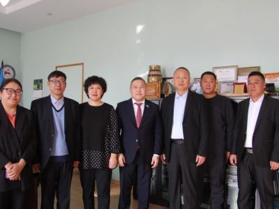 В Якутии обсудили сотрудничество с китайской компанией в области строительства дорог