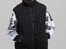 Жилет текстильный с полиуретановым покрытием для девочек