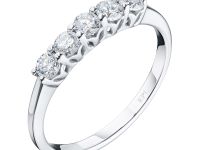 Классическое кольцо из белого золота с бриллиантами э0901кц05210701