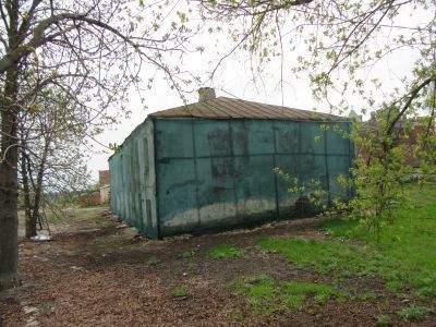 Двухэтажный корпус служб