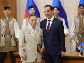 Госнаграды вручили якутянам в преддверии Дня республики