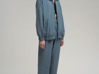 Свободная ветровка с водоотталкивающей пропиткой