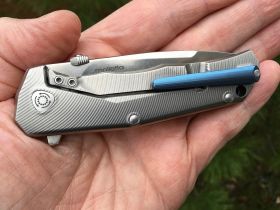 Нож складной LionSteel T.R.E. Blue Titanium, TRE BL, сталь M390, рукоять титан