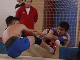 В селе Хатассы выявлены чемпионы Якутска по мас-рестлингу