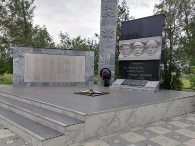 Братская могила мирных советских граждан, расстрелянных немецко-фашистскими оккупантами