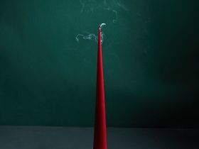 Свеча Estate, красная