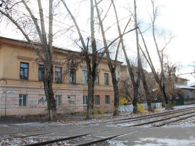 2-х этажный жилой дом с одноэтажным флигелем