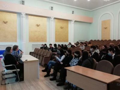 Для школьников трех районов Якутии сотрудники ЖДЯ и ДВГУПС провели профориентационные встречи