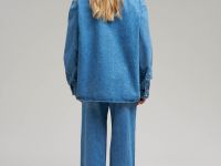 Джинсовая рубашка объемного кроя